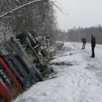 На трассе Уфа Белорецк перевернулась фура